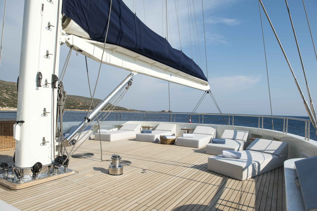 MEIRA DECK